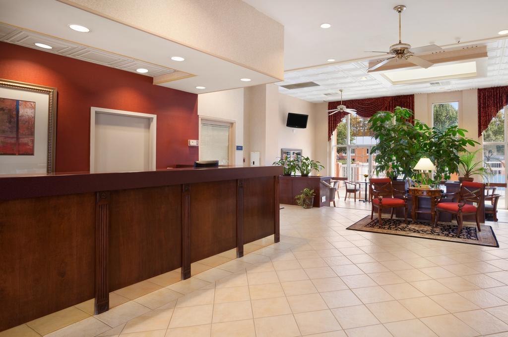Hotel Baymont By Wyndham Warrenton Extérieur photo