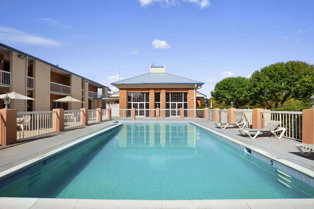 Hotel Baymont By Wyndham Warrenton Facilités photo